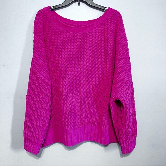 American Eagle Oversized Sweater 🩷🤍 - Picture 1 of 2